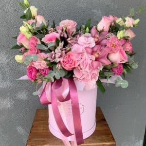 Нежно розовая коробочка с Гортензией
